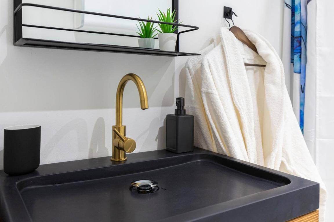 Dolce Nimes Centre Apartment Bagian luar foto